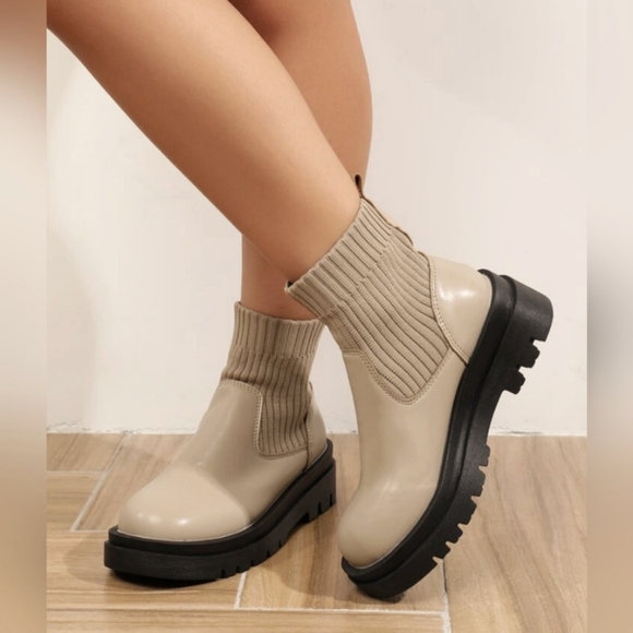 Like NEW Minimalist Slip On Sock Boots, Sz CN40 (US 9.5) - Picture 1 of 5